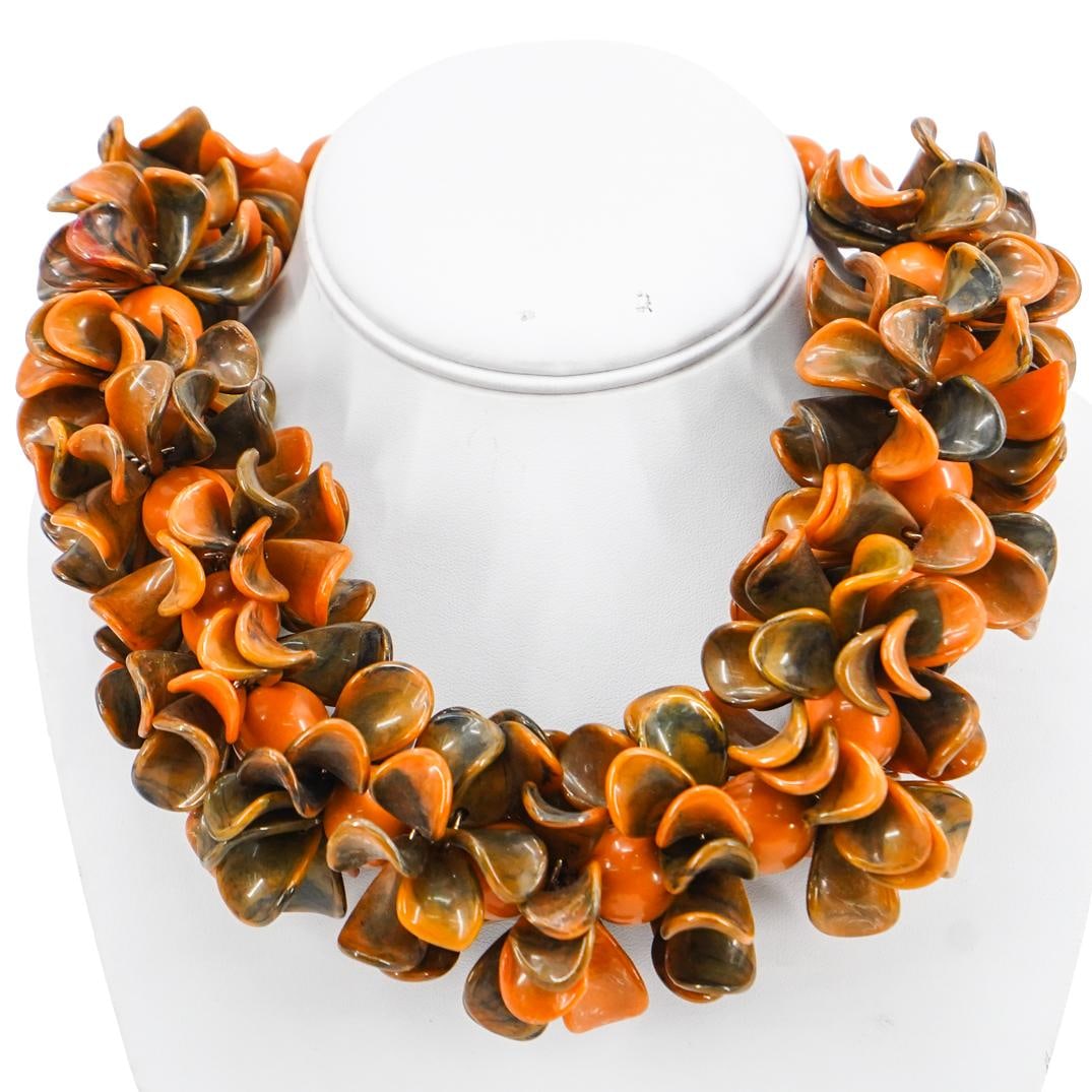 Vintage Orange Bakelite Necklace (1 of 4)