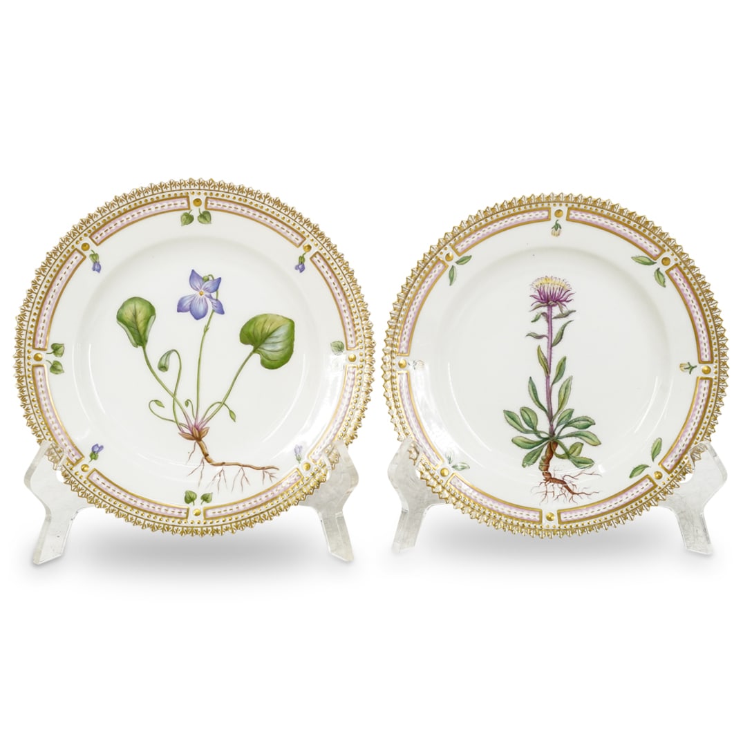 (2 Pc) Royal Copenhagen 'Flora Danica' No. 20/3551 Dessert Plates (1 of 4)