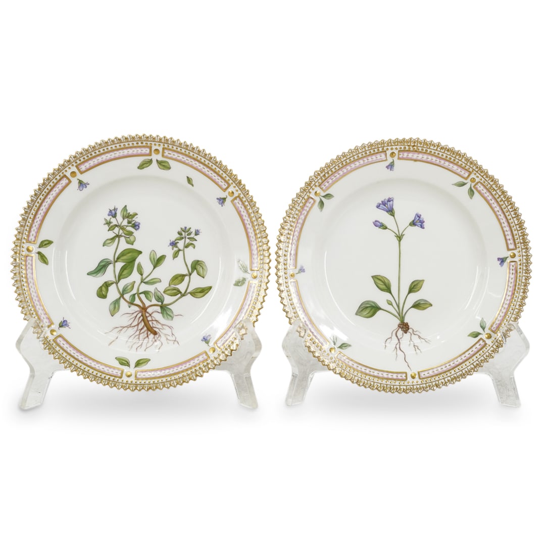 (2 Pc) Royal Copenhagen 'Flora Danica' No. 20/3551 Dessert Plates (1 of 4)