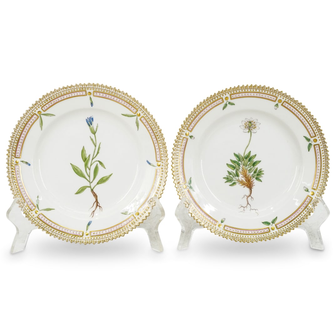 (2 Pc) Royal Copenhagen 'Flora Danica' No. 20/3551 Dessert Plates (1 of 4)