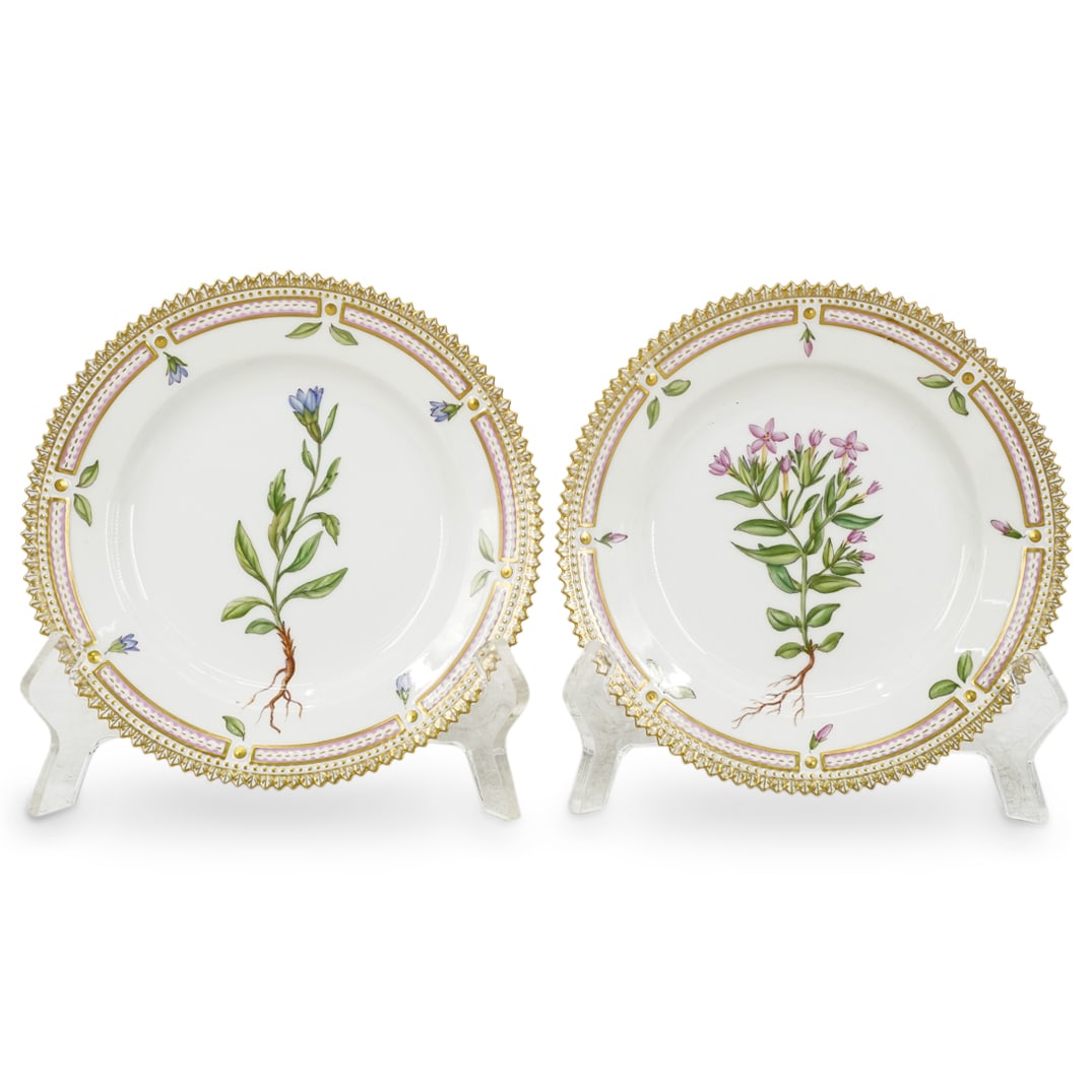 (2 Pc) Royal Copenhagen 'Flora Danica' No. 20/3551 Dessert Plates (1 of 4)
