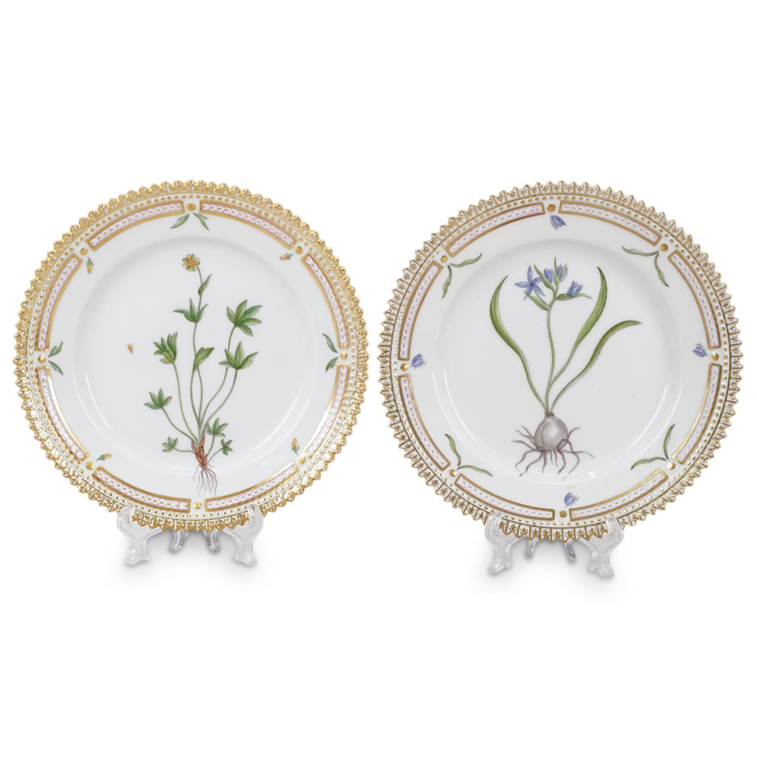 (2 Pc) Royal Copenhagen 'Flora Danica' No. 20/3552 Bread Plates (1 of 4)