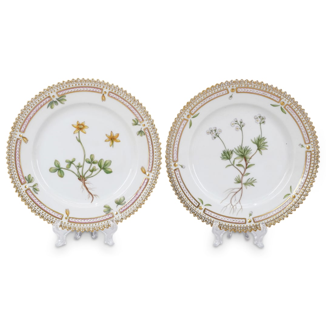 (2 Pc) Royal Copenhagen 'Flora Danica' No. 20/3552 Bread Plates (1 of 4)