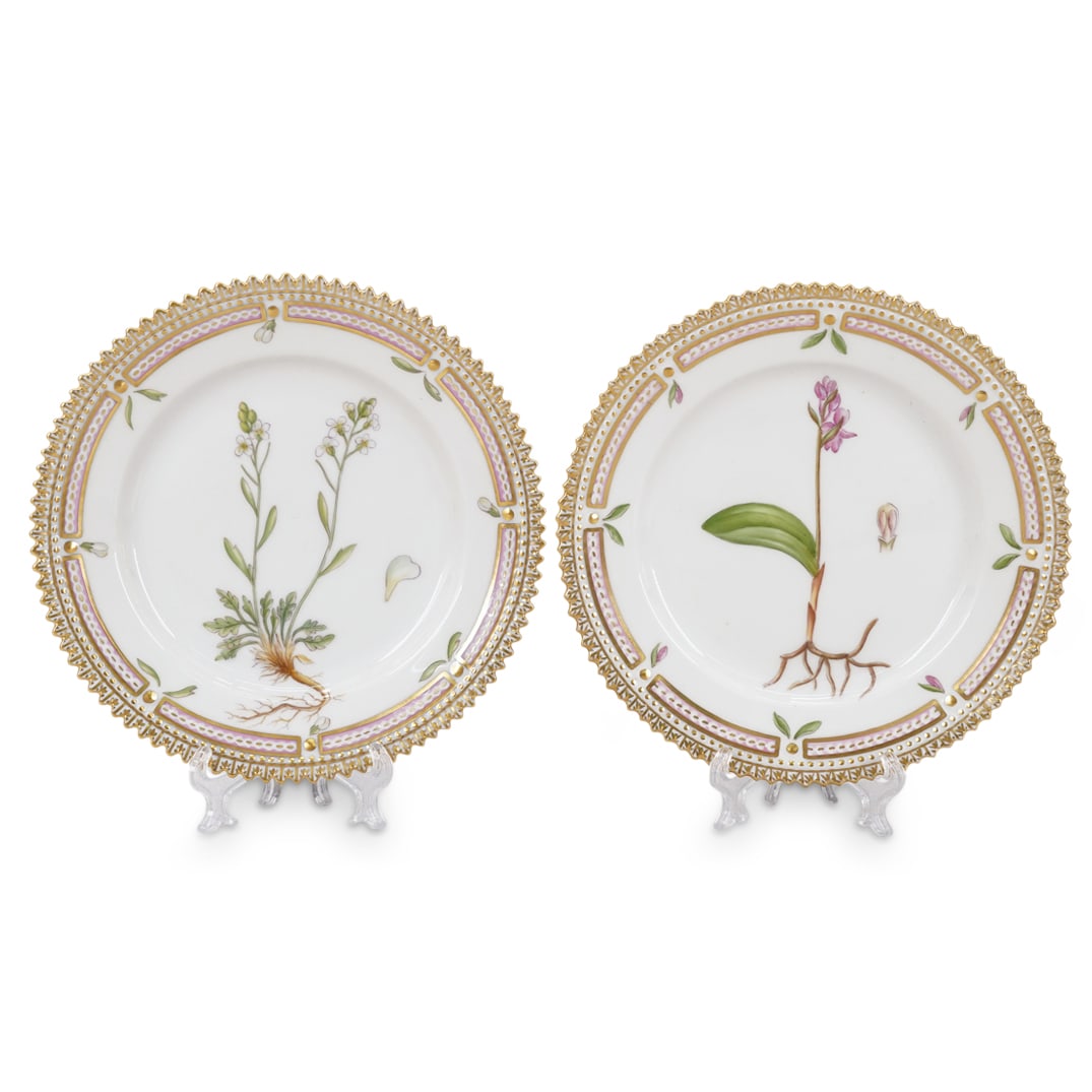 (2 Pc) Royal Copenhagen 'Flora Danica' No. 20/3552 Bread Plates (1 of 4)