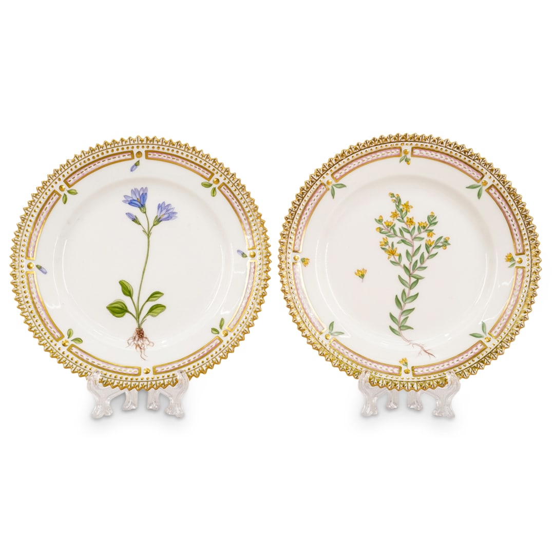 (2 Pc) Royal Copenhagen 'Flora Danica' No. 20/3552 Bread Plates (1 of 4)