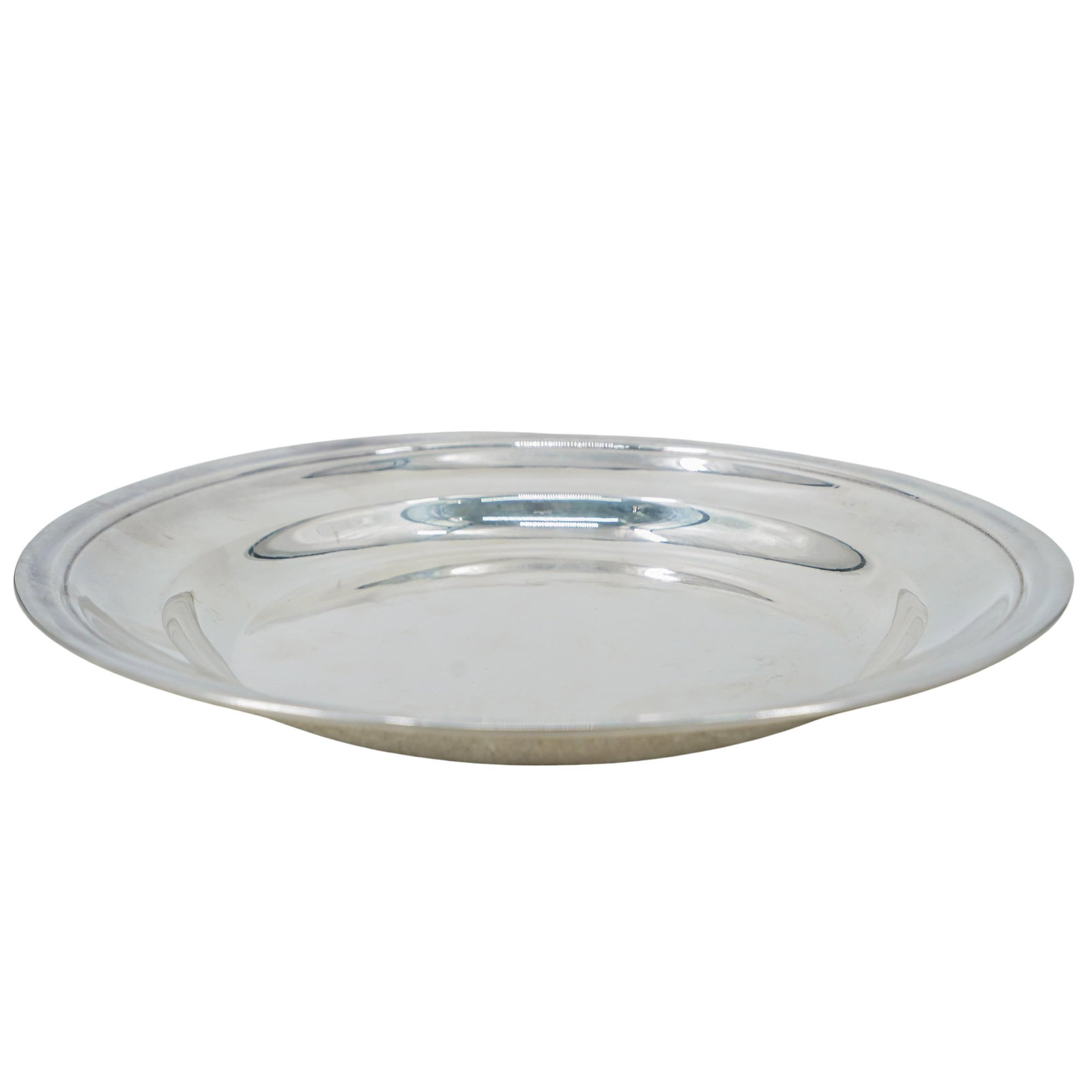 Antique Belgian Wiskemann Silver Plated Heavy Quality Dinner Plate: DESCRIPTION: Antique Belgium Wiskemann silver plated heavy quality dinner plate, by renowned Belgian silverplate producer Wiskemann, the most exclusive Belgian manufacturer of silver-plated items. Ott