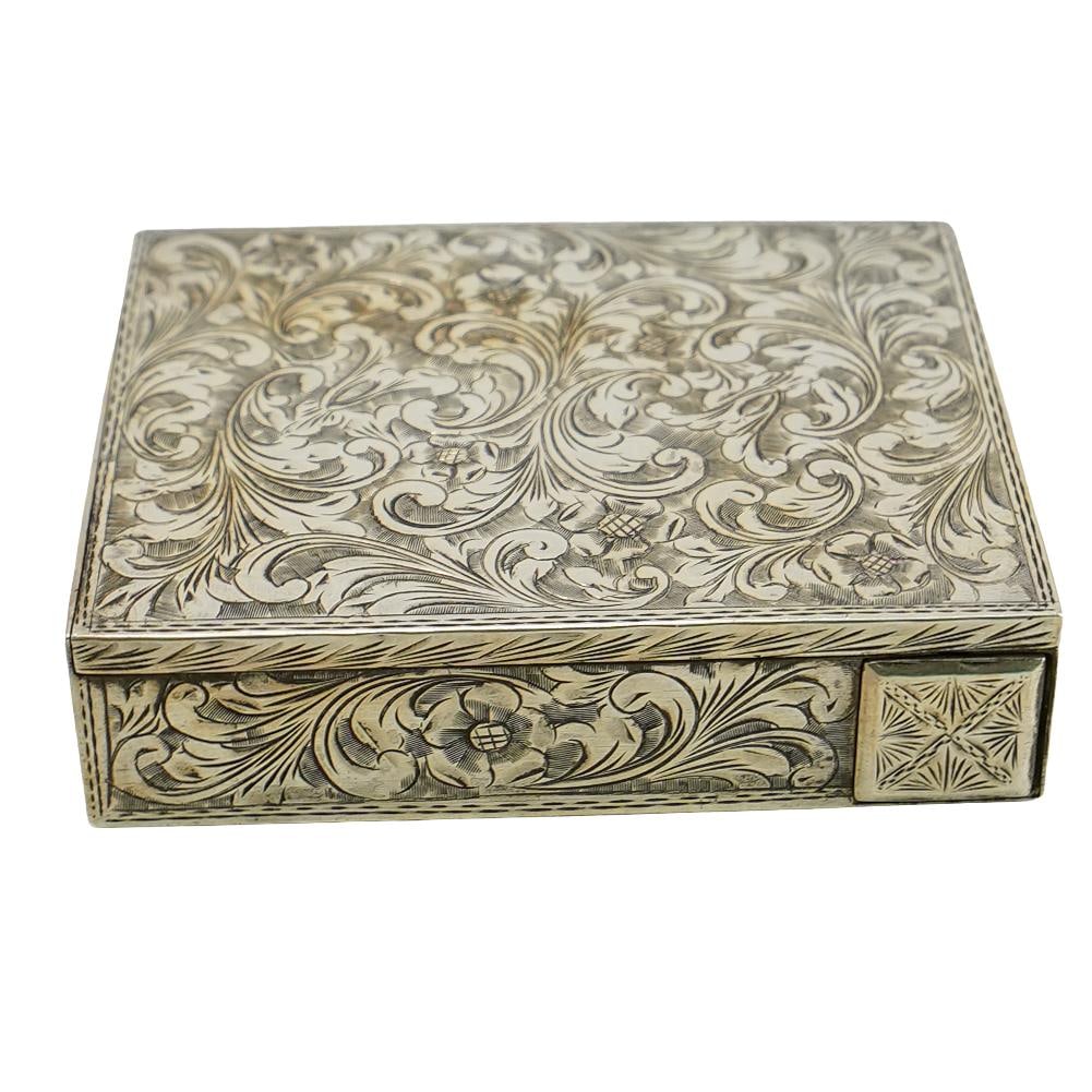 Vintage Silver Engraved Beauty Compact (1 of 4)