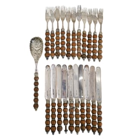 (22c) Sheffield English Silver Plated Walnut Fish Set