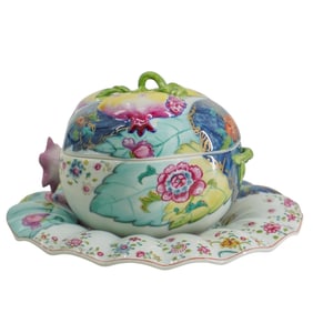 (2 Pc) Mottahedeh Tobacco Leaf Pomegranate Porcelain Box with Stand