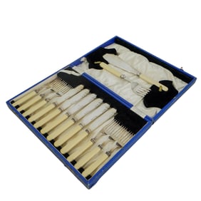 (14 Pc) Antique Silver Plated W/ Celluloid Handle Fish Flatware Set