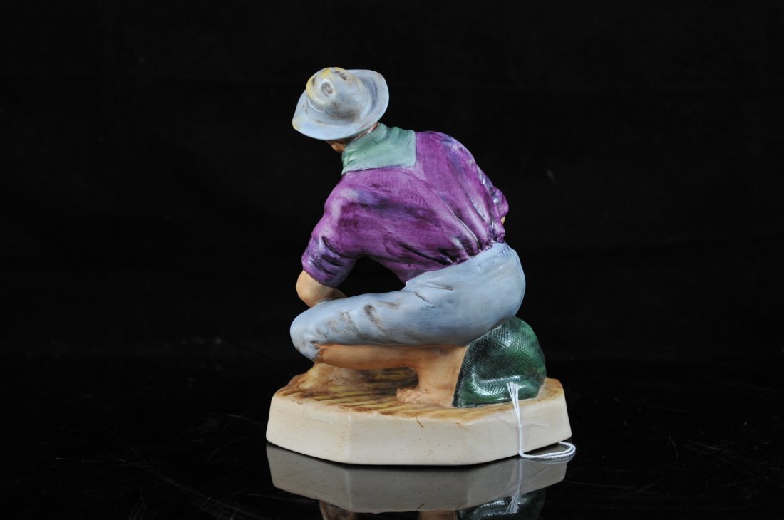 Vintage Royal Doulton "Beach Comber" figure: DESCRIPTION: Vintage Royal Doulton "Beach Comber" figure. Subject of a man combing the beach for seashells. Gorgeous matte finish. Perfect condition CIRCA: 1970's ORIGIN: England DIMENSIONS: H: 6.50" 