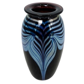 Signed Robert Eickholt Iridescent Art Glass Vase
