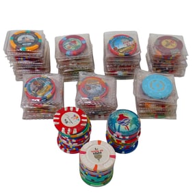 (106pc) Casino Chips Set: Collectible Memorabilia
