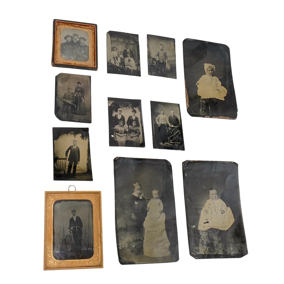 (11 Pc) Antique Tintype Photographs Grouping (1 of 7)