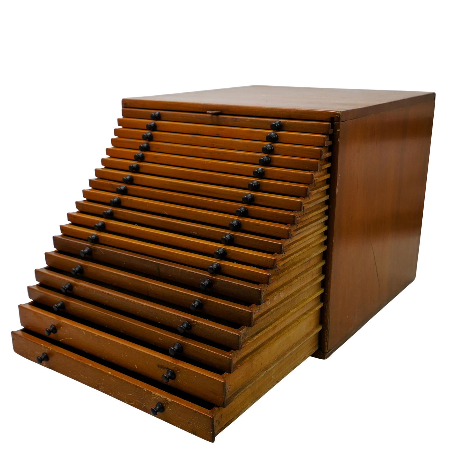 18 Drawer Specimen Cabinet (1 of 7)