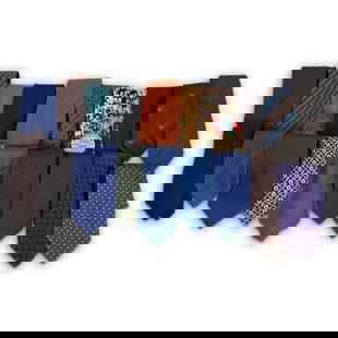 (19 Pcs) Assorted Vintage Silk Necktie Group: DESCRIPTION: (19 pcs) Assorted Vintage Silk Necktie Grouping of Silk Ties and Pocket Square. This set includes six (7) Dunhill Silk ties, one (1) blue Borrelli silk tie, one (1) Francesco Smalto print