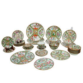(35 pcs) Famille Rose Porcelain Dinnerware Set (1 of 19)