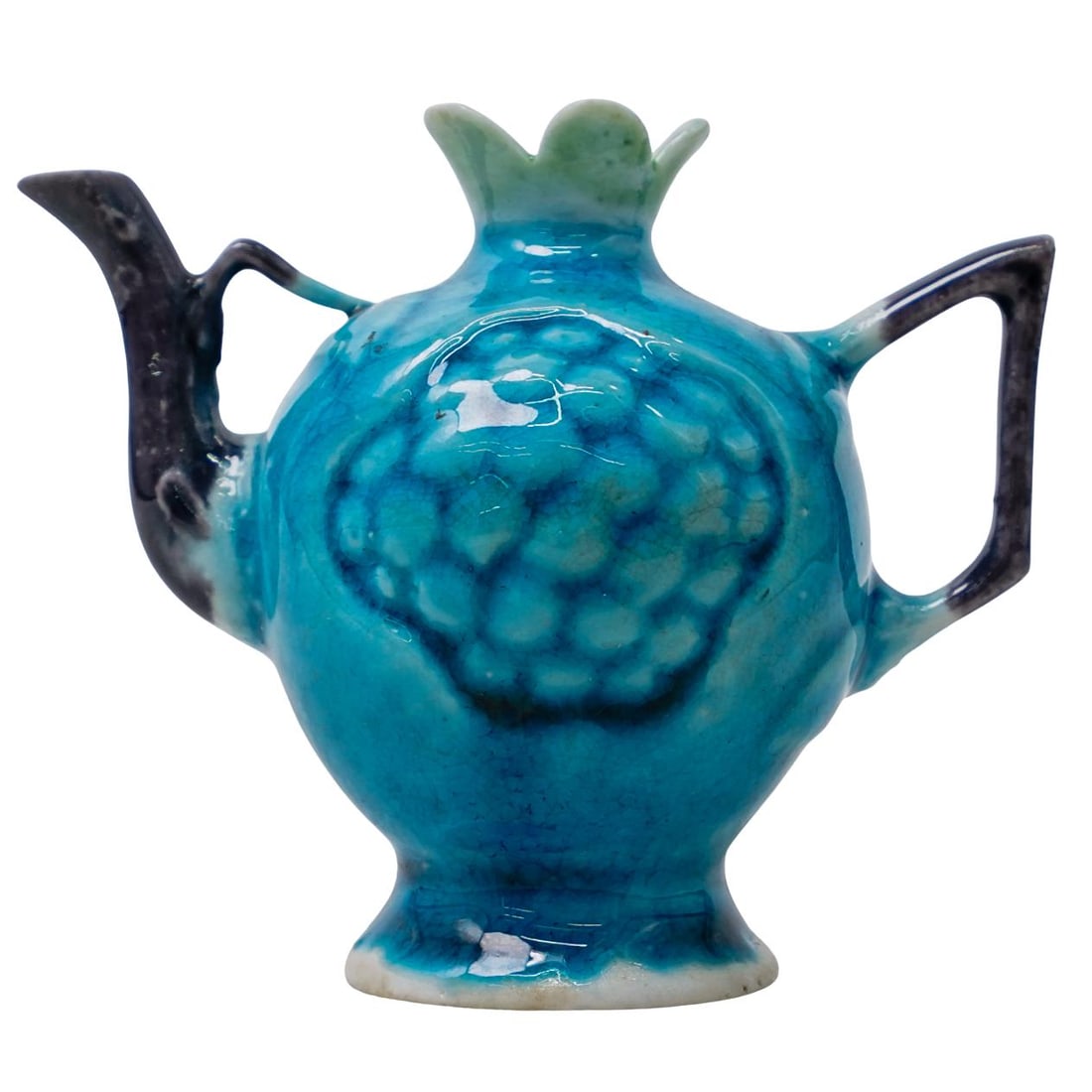 Signed Chinese Cadogan Porcelain Water Dropper: Signed Chinese Cadogan Porcelain Water Dropper Early 20th Century, China Chinese Cadogan porcelain water dropper, featuring a pomegranate form with a turquoise glaze, scalloped pale green finial and d
