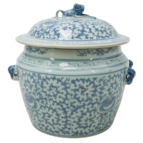 Vintage Chinese Blue & White Porcelain Urn