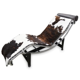 Le Corbusier Chaise Longue in Cowhide