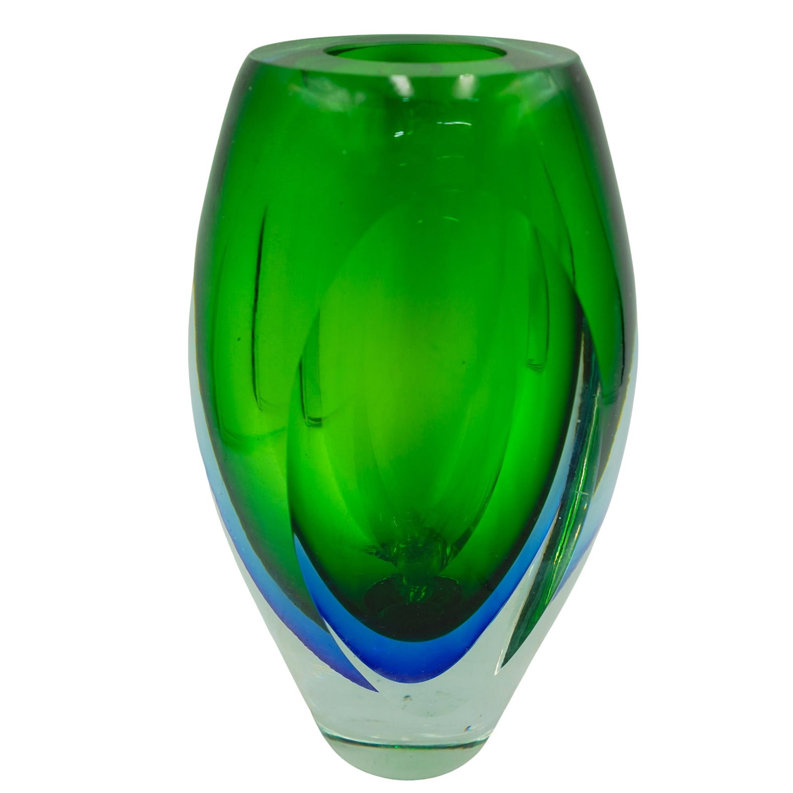 Murano Glass Sommerso Vase: Murano Glass Sommerso Vase 20th century, Italy This Murano glass sommerso vase has vibrant green color, which transitions to a deep blue at the base. The glass is thick. The vase has a smooth, rounded