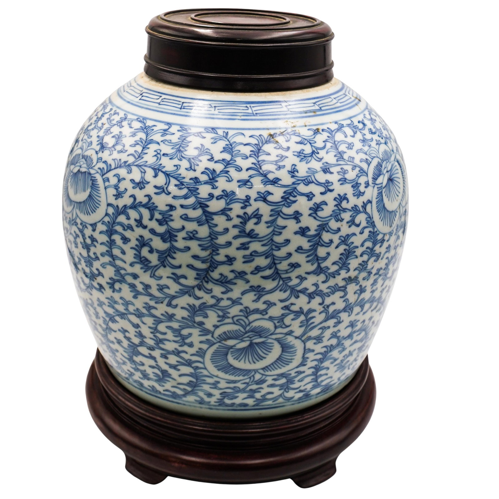 Antique Chinese Blue & White Porcelain Ginger Jar: Antique Chinese Blue & White Porcelain Ginger Jar 19th century, China This is a traditional Chinese blue and white porcelain vase, decorated with blue floral patterns, scrolling vines, and stylized ch