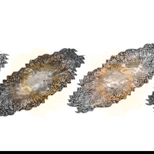 (2 Pcs) Reed & Barton Francis I Sterling Silver Dishes: (2 Pcs) Reed & Barton Francis I Sterling Silver Dishes 20th Century, American Set of two Reed & Barton Francis I sterling silver dishes featuring the signature ornate shell form with detailed floral