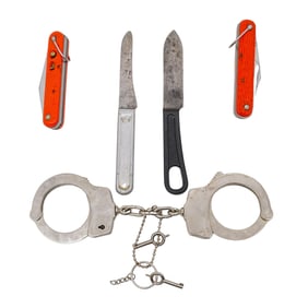 (5 pcs) Utility Knives and Handcuff Grouping