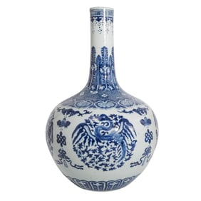 Antique Chinese Tianqiuping Blue & White Porcelain Vase