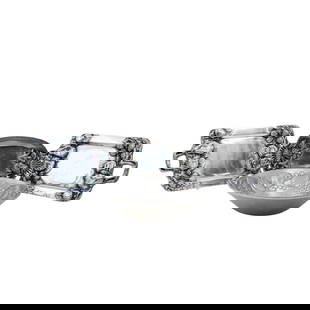 (4 pcs) Handmade Aluminum and Pewter Serving Dishes: (4 pcs) Handmade Aluminum and Pewter Serving DishesEarly to mid 20th century, AmericasA set of three handmade aluminum serving tray/dishes and one pewter serving bowl. Included in this listing:x1 Wilt