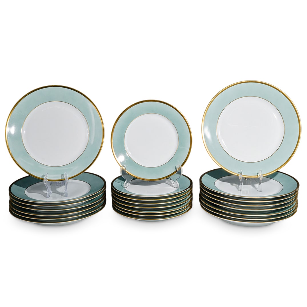 Charles Field Haviland Limoges "Arc En Ciel" Porcelain Plates: Charles Field Haviland Limoges "Arc En Ciel" Porcelain Plates Late 20th century, France Charles Field Haviland Limoges porcelain plates in the "Arc En Ciel" pattern in the color "mint green" or "airai