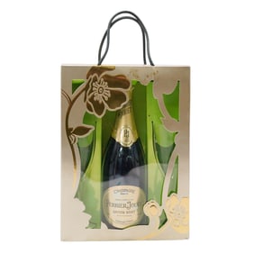 Perrier Jouet Grand Brut Champagne Set
