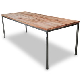 E15 Designer Table by Philipp Mainzer