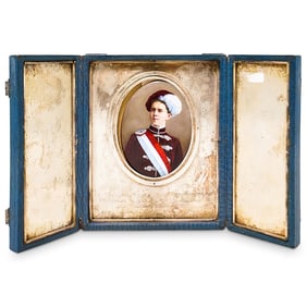 Antique Hand Painted Portrait Medallion In Silver & Leather Display Case