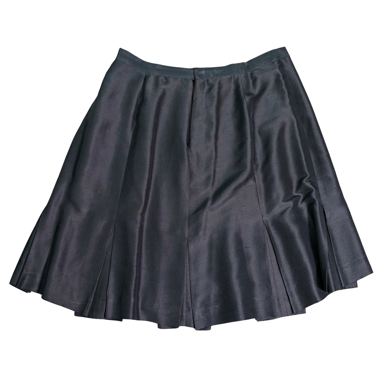 (5 Pc) Designer Chloe, Pucci, Feraud & Other Skirts Grouping: (5 Pc) Designer Chloe, Pucci, Feraud & Other Skirts Grouping20th Century, Varied.(5 Pc) Vintage Designer Varied Ladies Skirt Grouping. Includes:(1 Pc) Vintage Chloe pleated under-knee length skirt, in