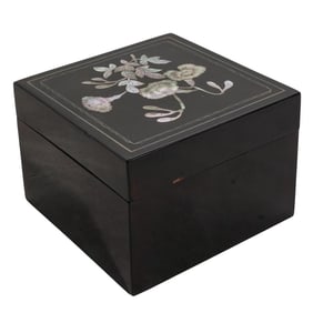 (5 Pc) Asian Lacquered Wood & Mother Of Pearl Inlay Nesting Boxes