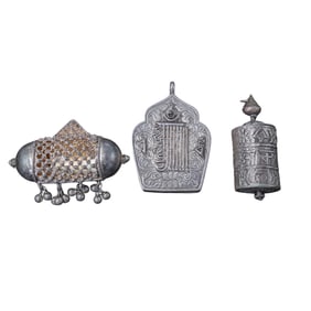 (3 pcs) Silver Tibetan Prayer Wheel Locket Charms