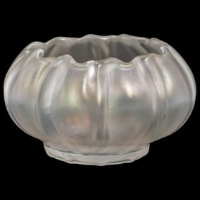 Steuben Glass "Verre de Soie" Bonbon Dish