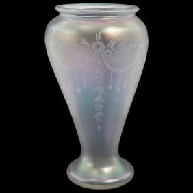 Hawkes-Steuben "Verre de Soie" Engraved Vase