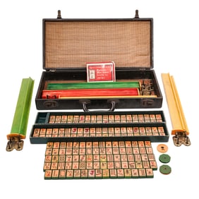 Vintage Catalin Bakelite Mahjong Set