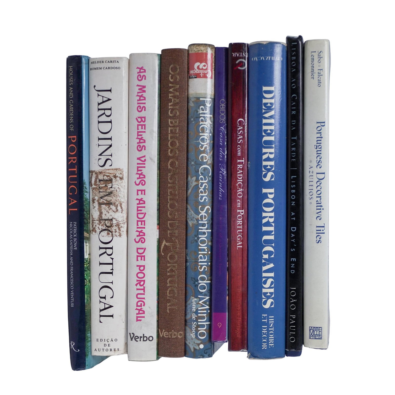 (10 pcs) Hardcover Volumes on Portuguese Art and Festivals: (10 pcs) Hardcover Volumes on Portuguese Art and Festivals Mid 20th to early 21st century A set of ten hardcover volumes with information regarding Portuguese art and festivals. x1 "Palacios e Casas S