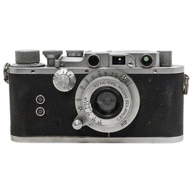 Japanese Leotax No. 28402 Rangefinder Camera With Leather Case