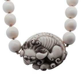 Vintage Japanese Carved Bone Bead & Shishi Pendant Necklace