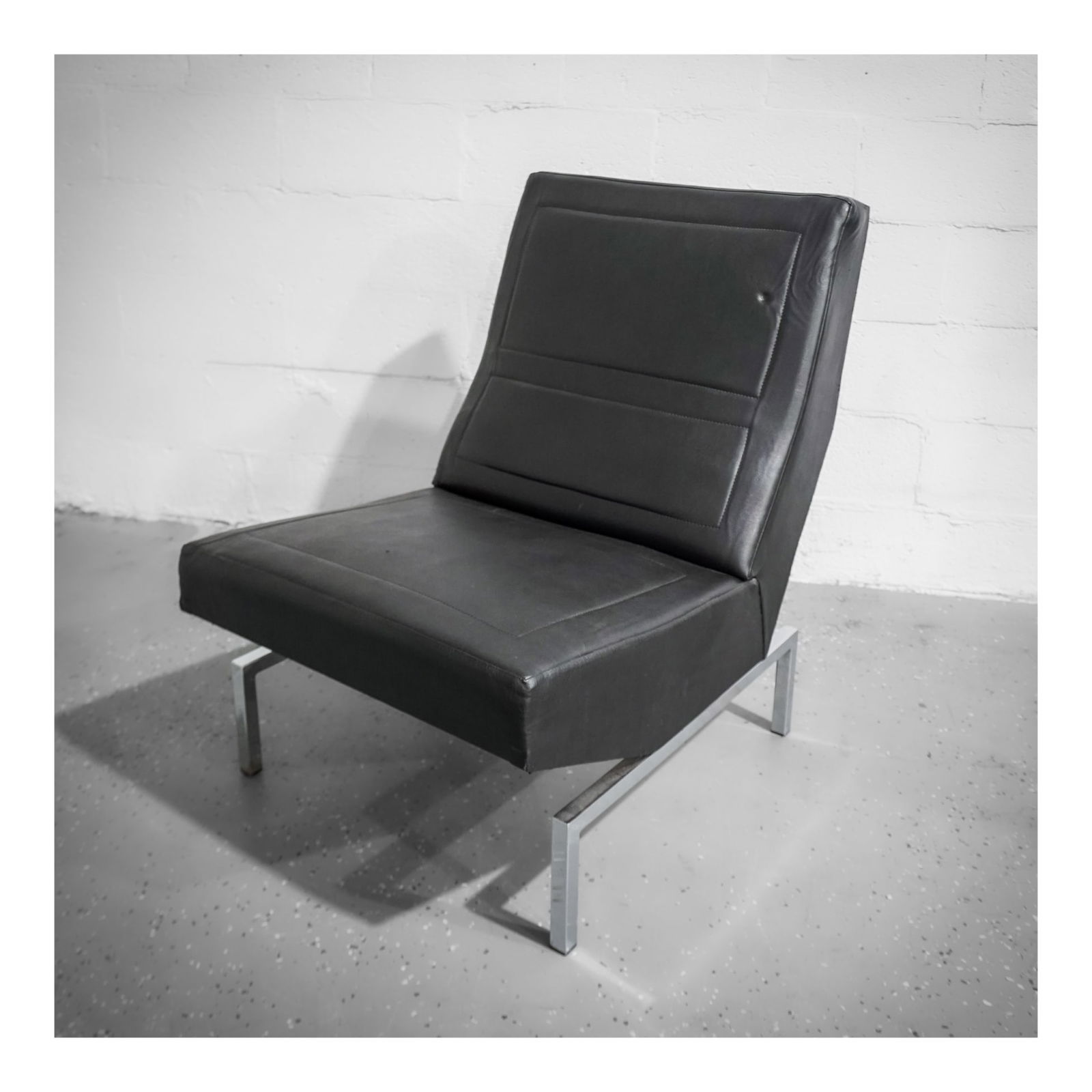 Pierre Paulin for Thonet "CM236" Black Lounge Chair (1 of 7)