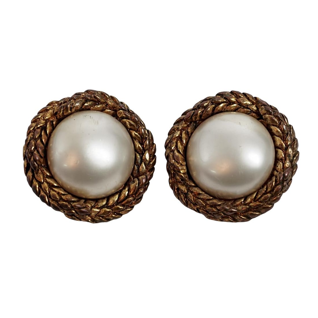 Pair Retro Chanel Pearl and Gold Tone Laurels Earrings (1 of 4)