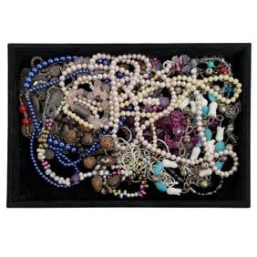 (15 pcs) Assorted Costume Jewelry Necklaces