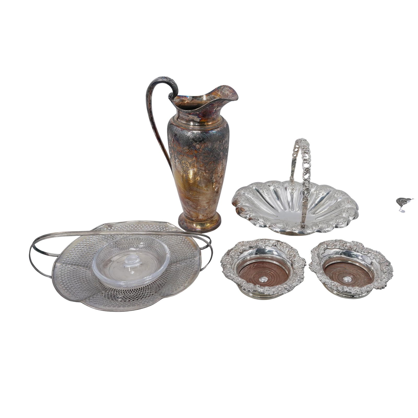 (6pc) Lot of Silver Plated Bows and Vessels (1 of 20)