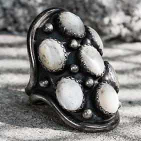 Nakai Vintage Navajo Sterling Silver & Mother of Pearl Ring