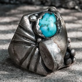 Vintage Navajo Sterling Silver & Turquoise Ring