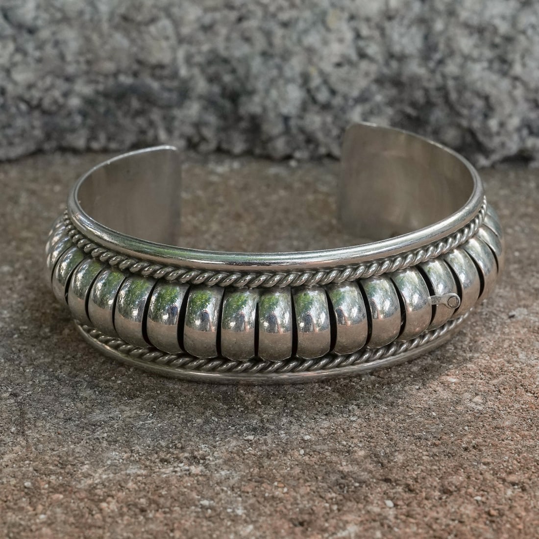 Priscilla Apache Vintage Navajo Sterling Silver Cuff Bracelet (1 of 7)